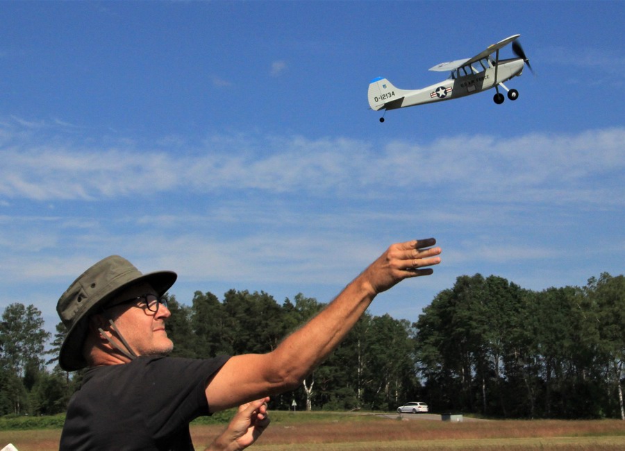 Mats launches Cessna Bird Dog